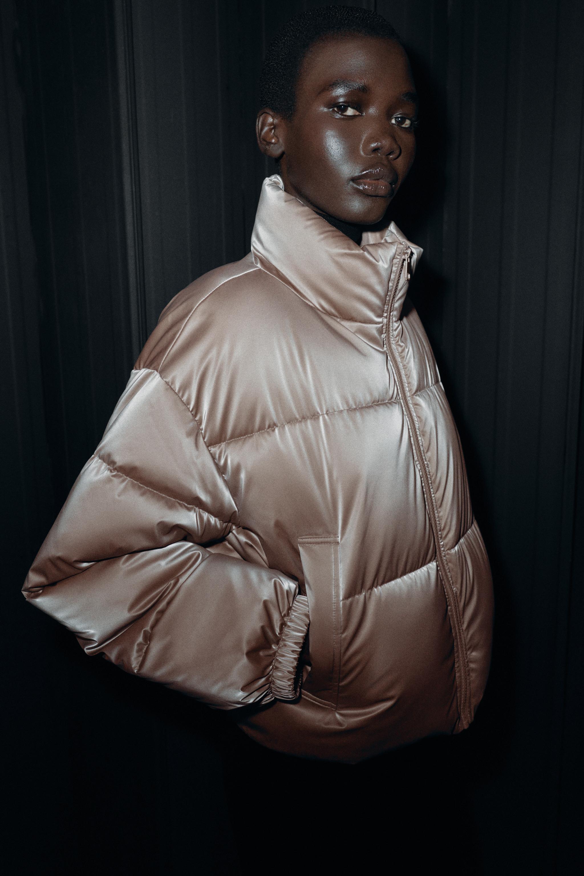 ANORAK EFFET BRILLANT RÉSISTANT À L'EAU ET COUPE-VENT